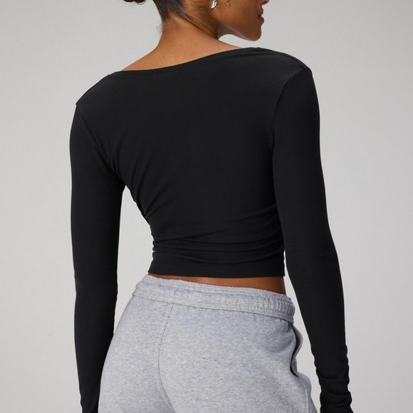 NWOT Fabletics Modal Rib V-neck Crop Top S Black - Picture 2 of 4